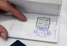 Dubaï accueille les pèlerins du Hajj avec un timbre spécial sur leur passeport